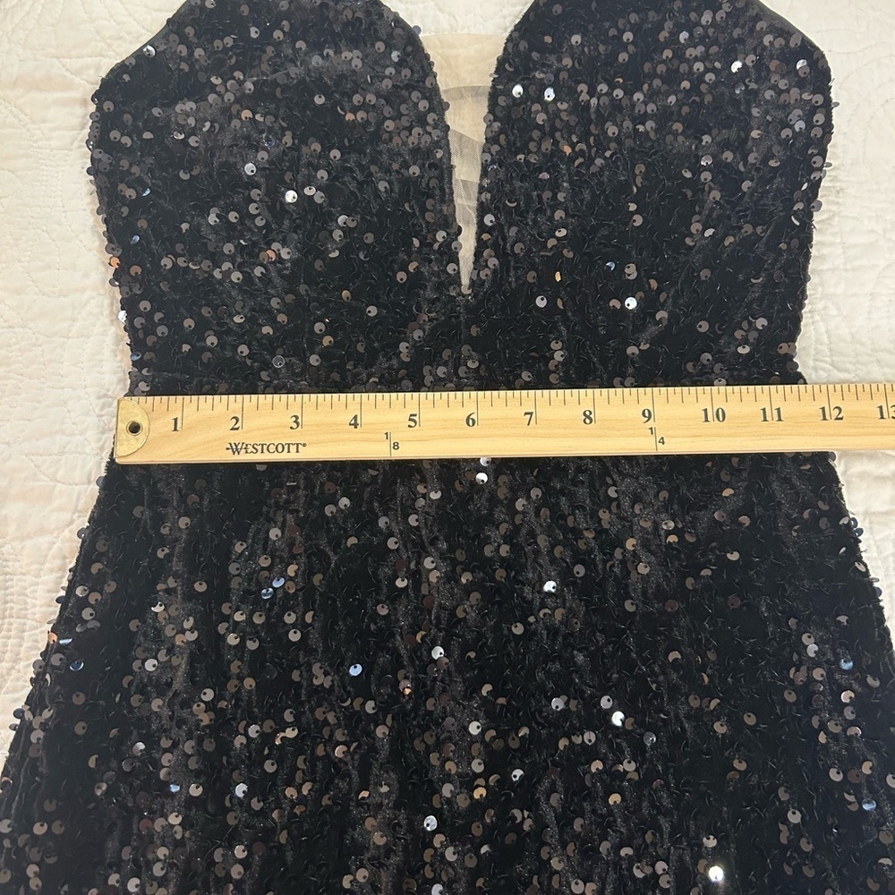Black Sequin Ruched Sheath Dress with Plunge Neckline. Semi formal. Night Life. - Picture 6 of 12